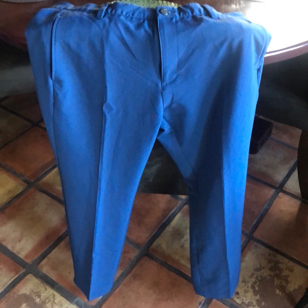 Adidas 3 stripe golf pants. Excellent condition